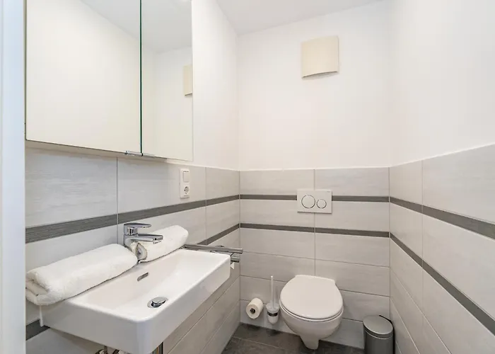 Daire Silvie, App 9 *